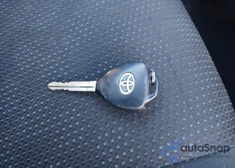 2010 Toyota Corolla S из США, поврежденный, VIN 2T1BU4EE8AC478988